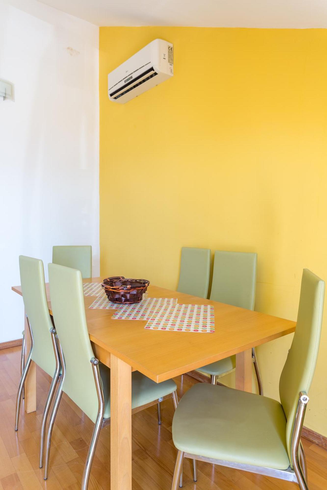Sunrise Apartments Bol Cameră foto
